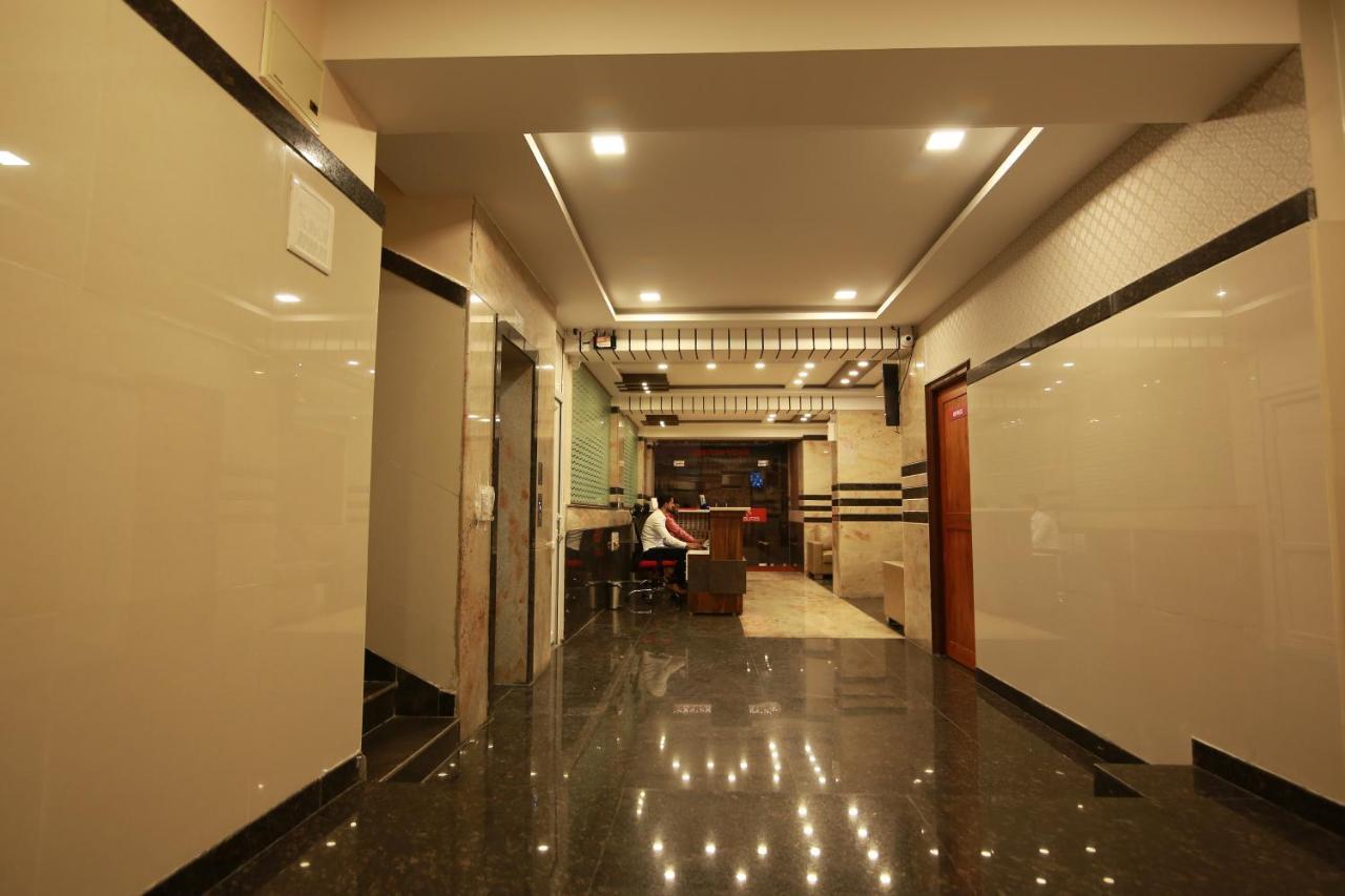 Hotel Apple Suites Бангалор Экстерьер фото