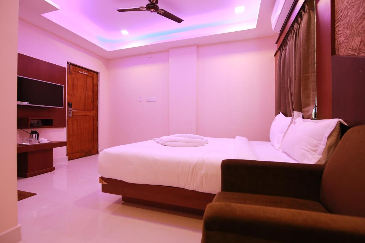 Hotel Apple Suites Бангалор Экстерьер фото