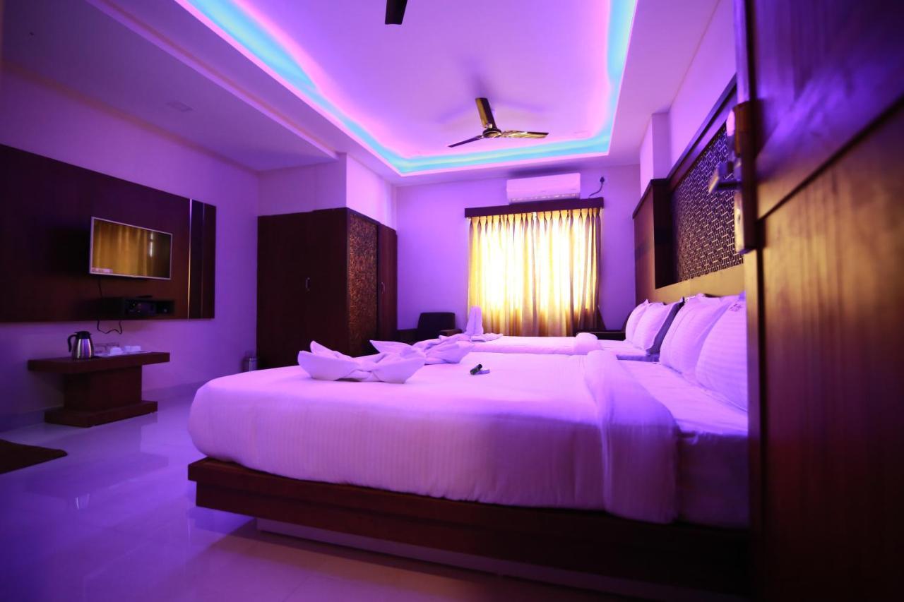 Hotel Apple Suites Бангалор Экстерьер фото