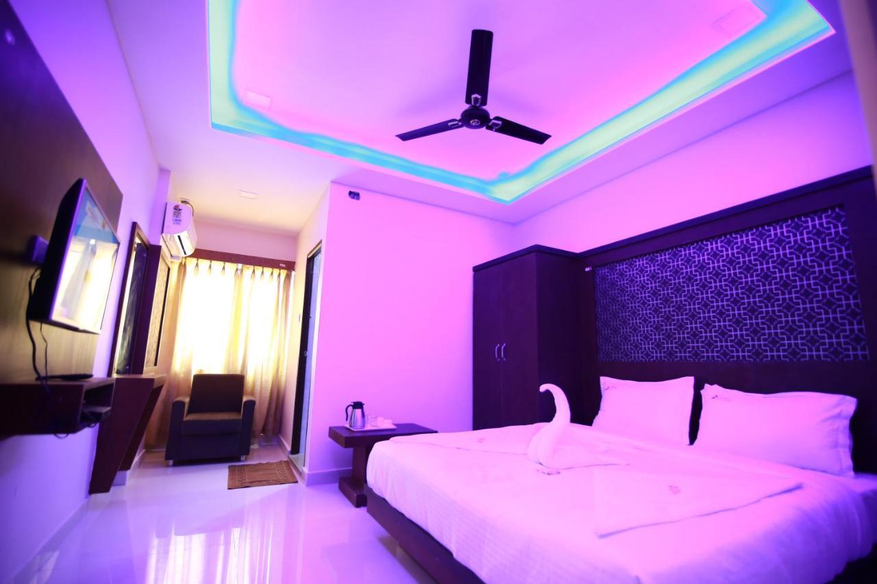 Hotel Apple Suites Бангалор Экстерьер фото