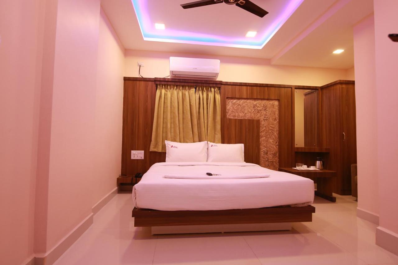Hotel Apple Suites Бангалор Экстерьер фото